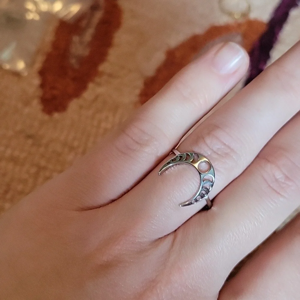Silvertone Large Cresecent Moon Ring